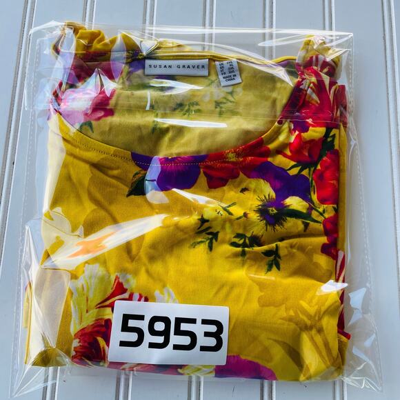 Susan Graver Liquid Knit Yellow Floral top size 1X - Picture 9 of 9